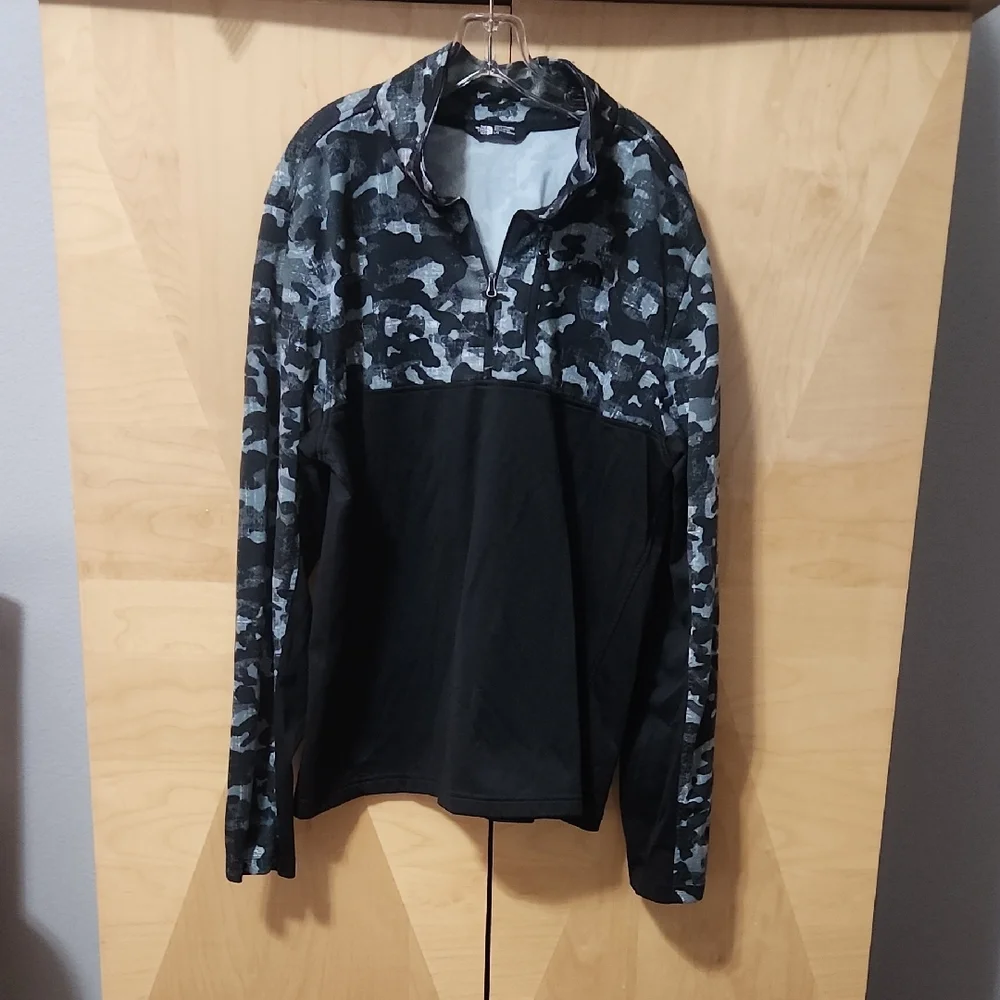 Men's The North Face Quarter Zip Pullover Sweater Gray And Black Camo Size Large